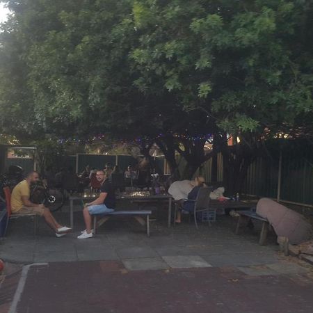 Planet Inn Backpackers Perth Eksteriør billede
